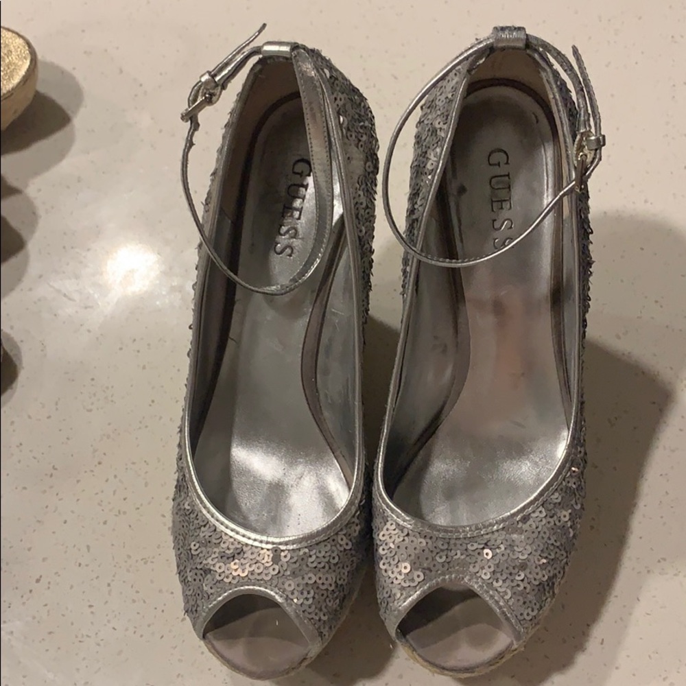 Guess wedges with silver sequence